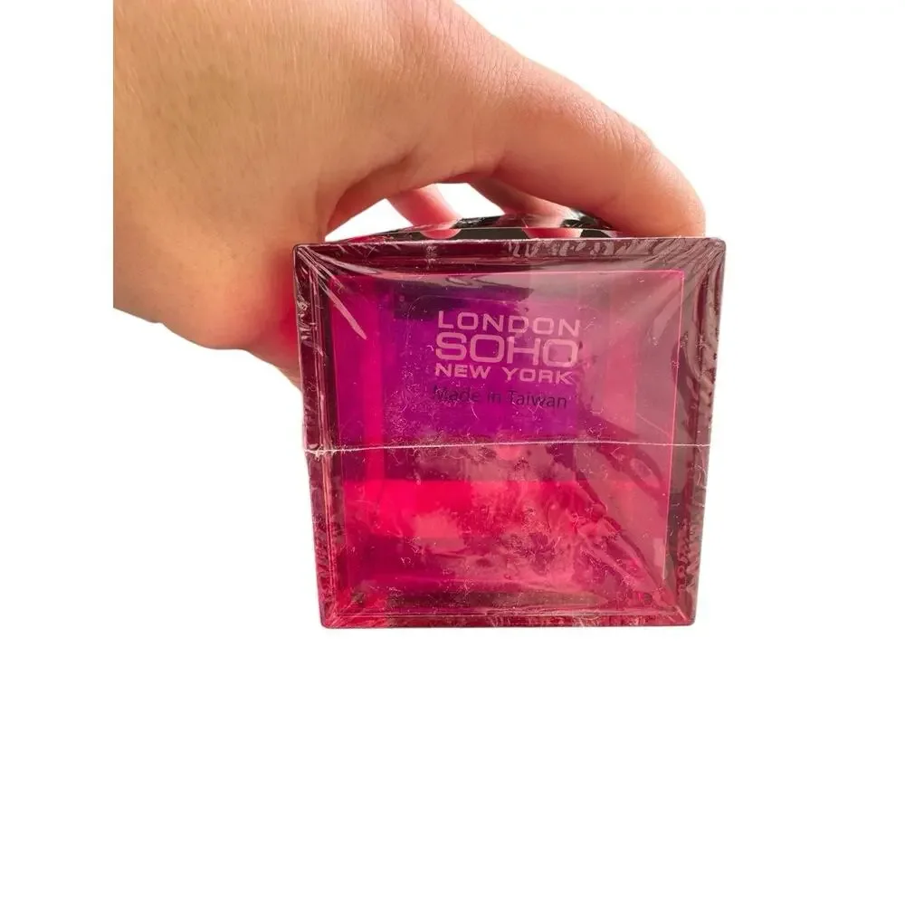 Soho London New York Clean Up Your Act Brush Cube Pink